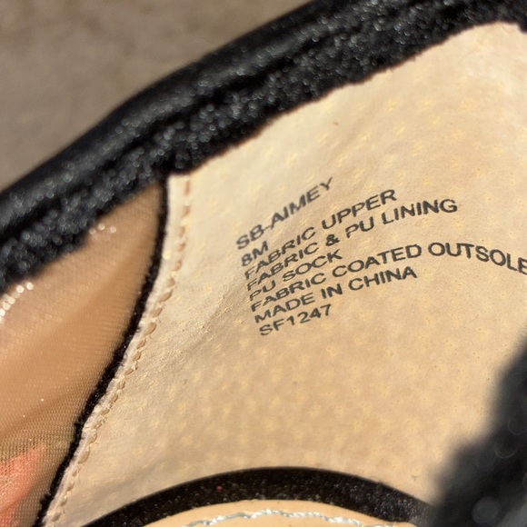 Betsey Johnson Aimey Floral Applique Mesh Pump Sz 8 - Picture 2 of 10